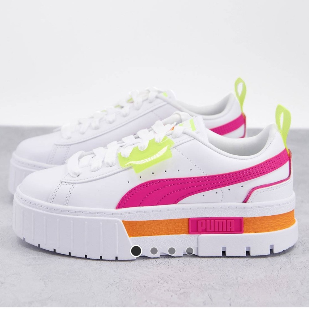 PUMA MAYZE PLATFORM SNEAKERS - SIZE 10 - WHITE & PINK